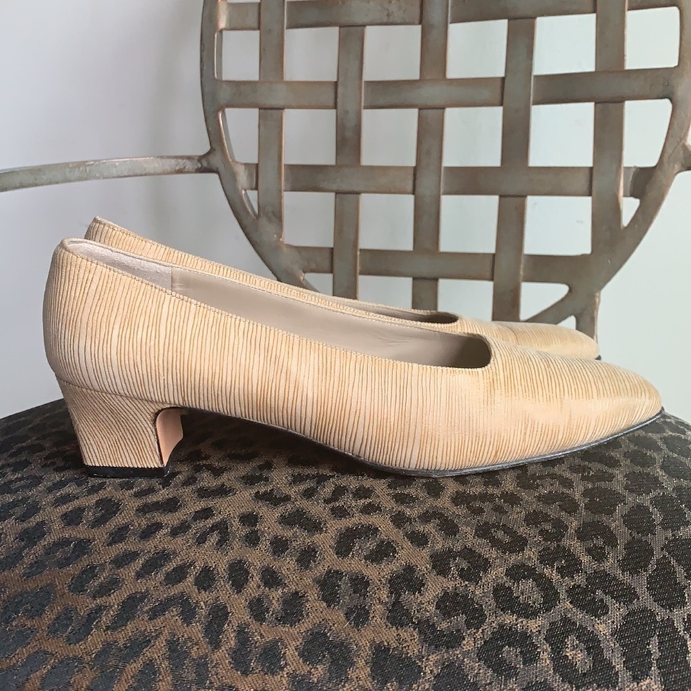 Salvatore Ferragamo Square Toe Stacked Block Heel Pumps Size 8.5 AA Width - Picture 3 of 13